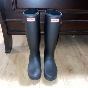 Women’s size 7 Hunter Boots